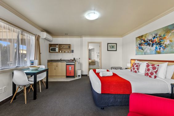 Executive Spa Suite - living area